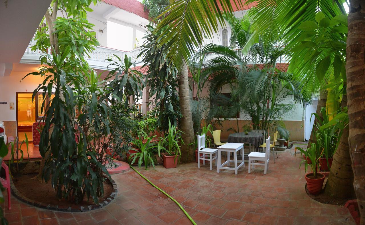 Daphne Hotel Mamallapuram Exterior foto